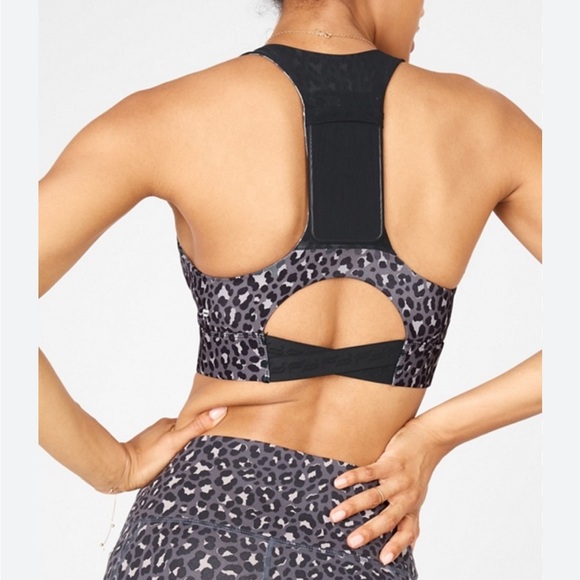 On-The-Go Midi Medium Impact Sports Bra - Picture 6 of 13